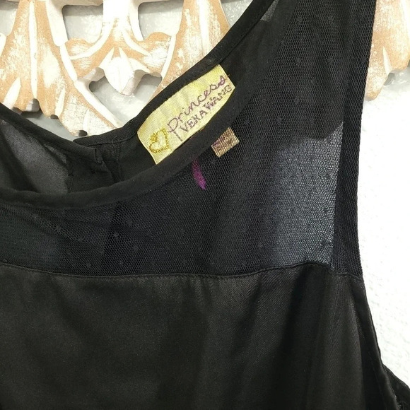 Princess Vera Wang Ruffle Bottom Top - Picture 5 of 12